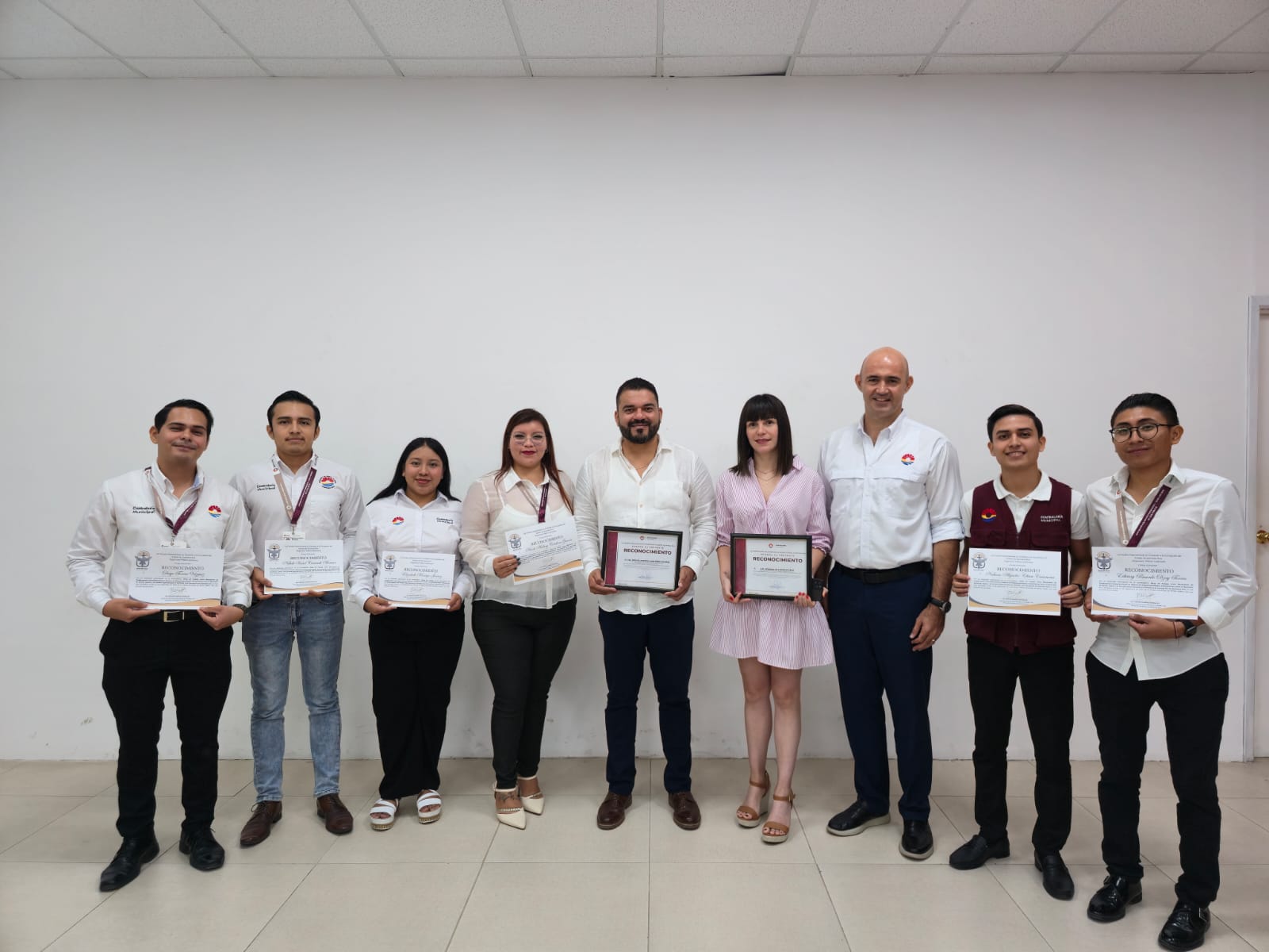 uploads/6/32/01 (2299).Jpeg